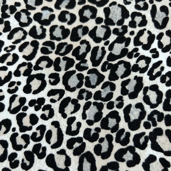 Joyspun Animal Print Women’s PJ Set w Pockets

Size M - Picture 6 of 13